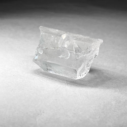 Thomas Gonzaga crystal/トマスゴンサガ産水晶原石 32：貫入水晶 ( レインボーあり ) 4枚目の画像