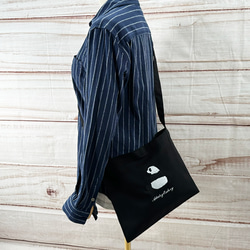 [免運費] 熊貓背刺繡帶內袋帆布挎包&lt;黑色&gt; 第2張的照片