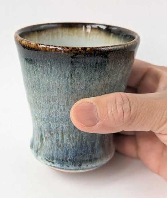 ブルーのフリーカップ　【手仕事　民藝　和　陶器】 2枚目の画像