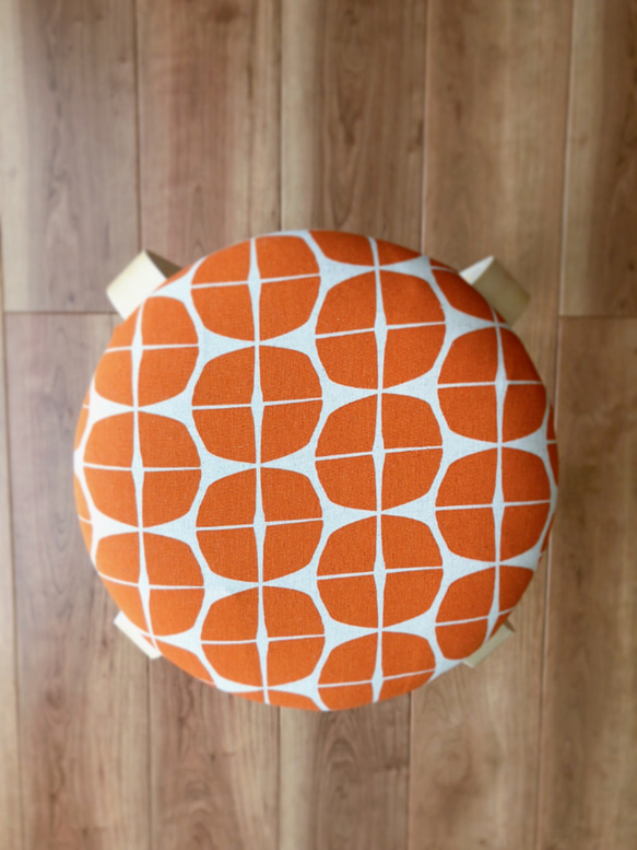 スツール　丸椅子　木製　スタッキングチェア   『　あさがおオレンジ　』 3枚目の画像