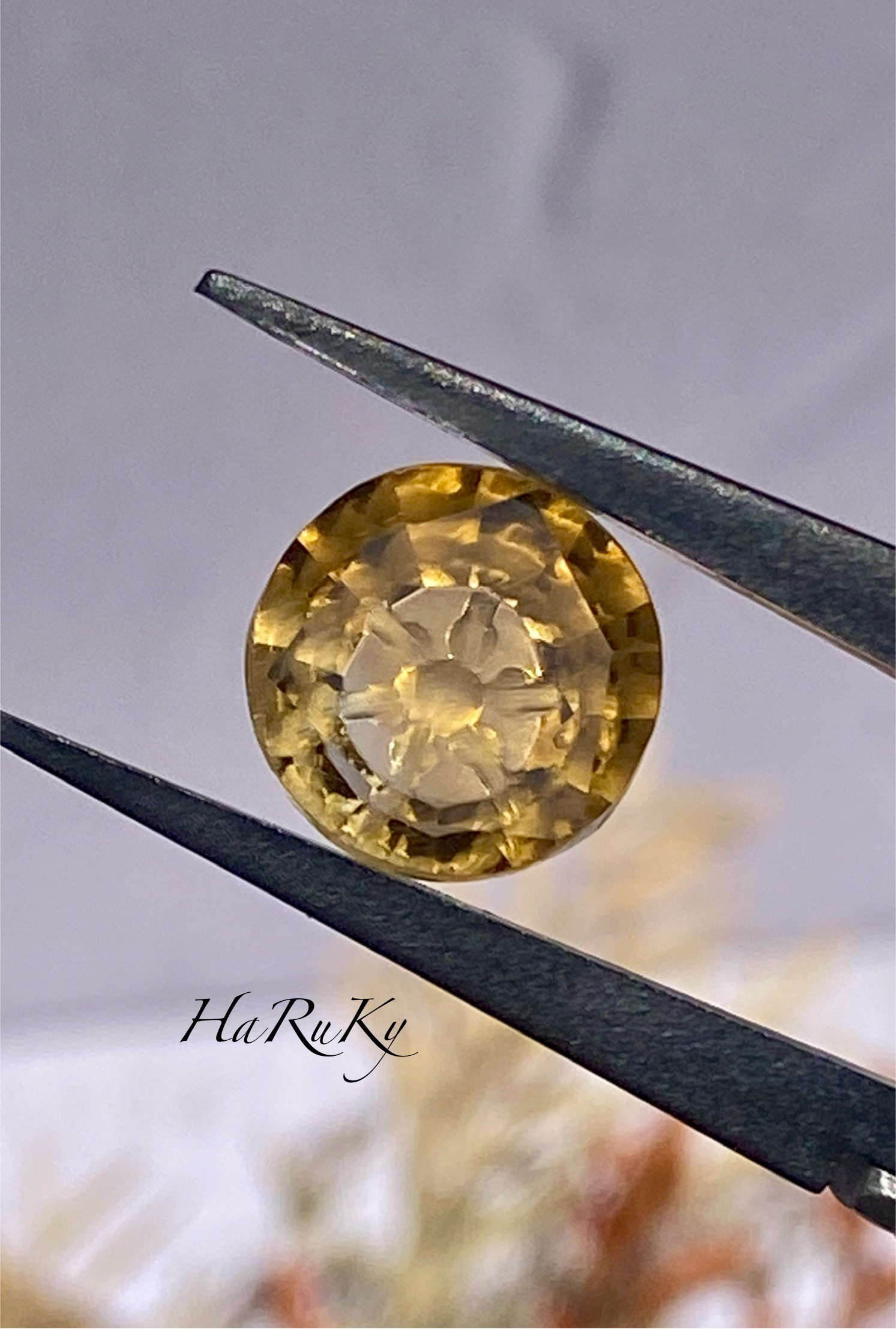 ファセットカット ナチュラルスモーキー シトリン ルース 03 インタリオカービング 天然石 天然色
