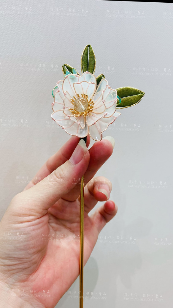 朝露・クリスタルフラワー もつれた花(春の花) ヘアピン 4枚目の画像