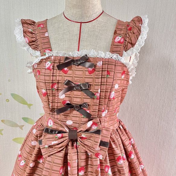【ロリータ】チョコレートストロベリー柄ジャンパースカート あずきブラウン 2枚目の画像