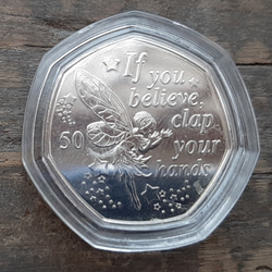 レア　マン島　エリザベス女王の50ペンスコイン 2019年 ティンカーベル  TINKERBELLのデザイン 1枚目の画像