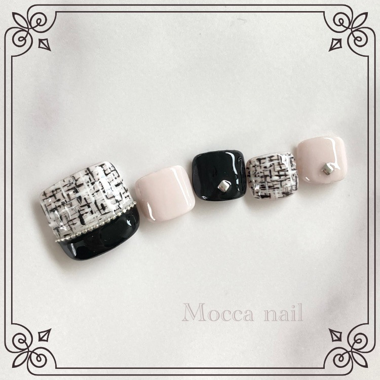 174】ブラックツイード モノトーン シルバースタッズ フットネイル  