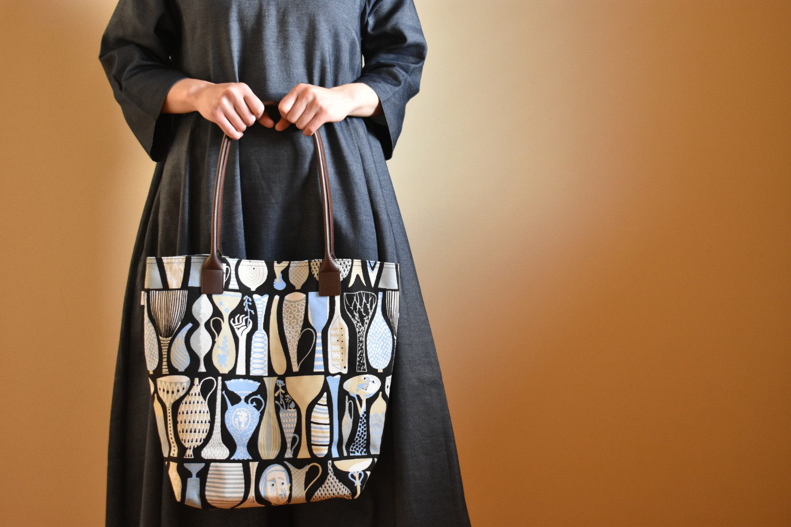 スティグリンドベリ　トートバッグ　ポテリー　グレー 14,256円