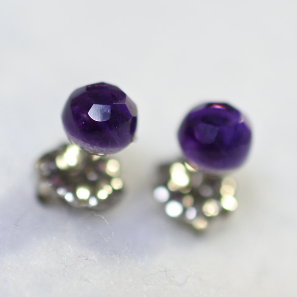 (1 件) 紫水晶玫瑰切割耳環（5 毫米，鈦柱） 第3張的照片