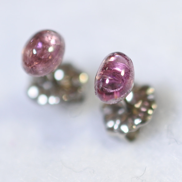 （1 件）粉紅色碧璽耳環（5 x 4 毫米，鈦柱） 第1張的照片