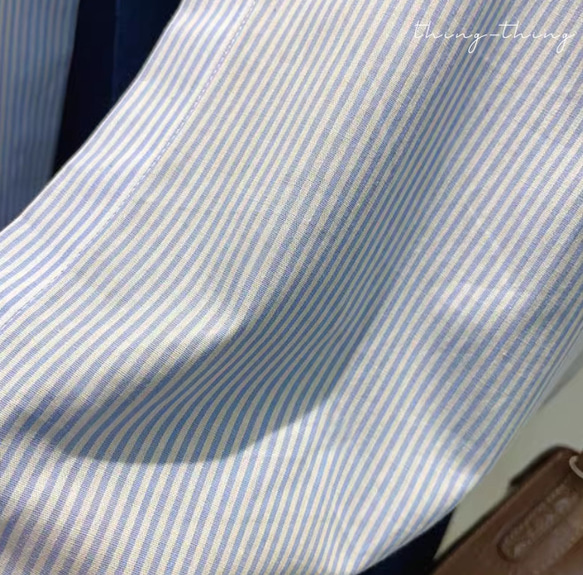 簡潔で美しい　薄い綿麻ストライプのミディアムシャツワンピース 5枚目の画像