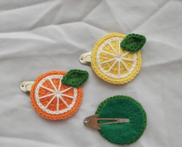 フルーツ3種！ 手編みレモン/オレンジ/スイカヘアピン、ブローチ 4枚目の画像
