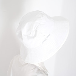 被る日傘　パラソルハット　遮光遮熱撥水加工生地　ホワイト 4枚目の画像