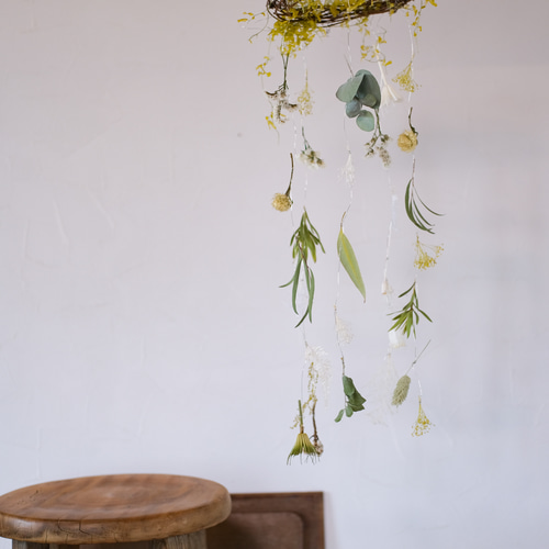 グリーンとホワイトのナチュラルなガーランド＊ドライフラワー