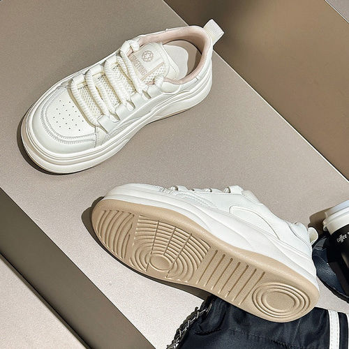 厚底真皮白靴24夏新作女性靴通気性軽量ソフト底カジュアル靴