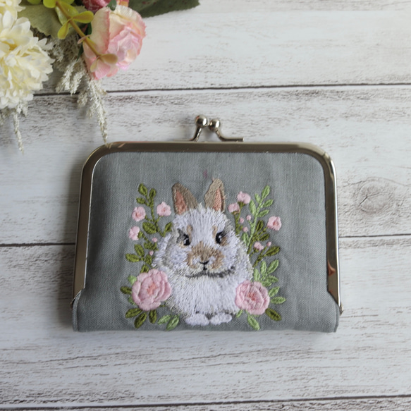 がまぐちカードケース ネザーランドドワーフ(ブロークン)の刺繍 がま口