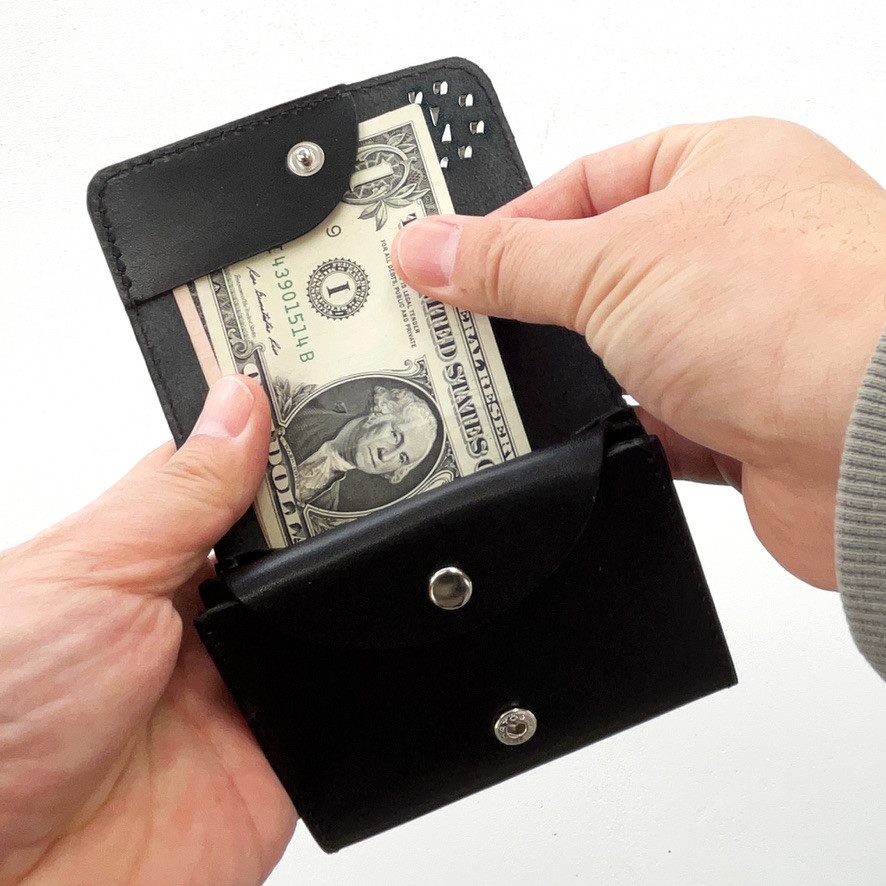 栃木レザー スタッズウォレット コンパクト財布 二つ折り財布 ［WL-001-ST5］【メール便送料無料】