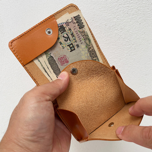 栃木レザーを使用した、小さくて大容量なコンパクト財布。［WL-001