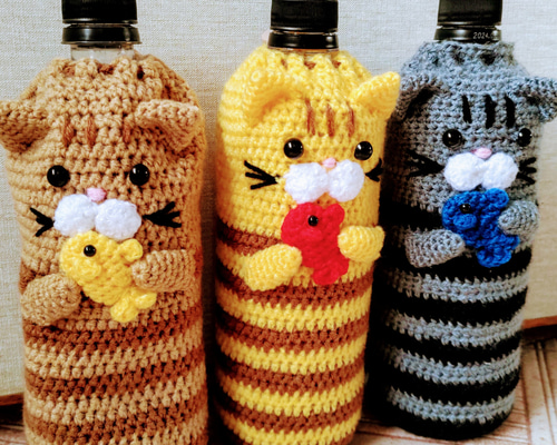 ポメラニアンちゃんのペットボトルカバー ハンドメイド - メルカリ