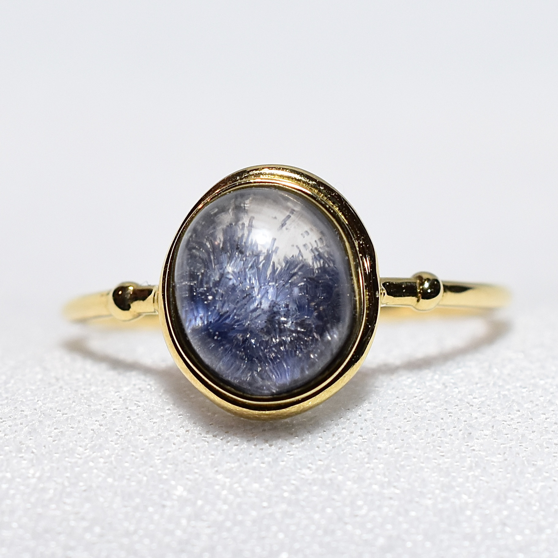 K18 Dumortierite in quartz