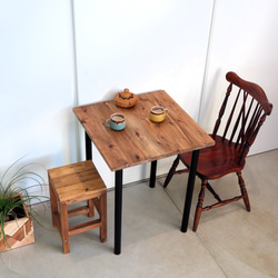 ★SALE★ 70x70 杉のカフェ風スクエア・テーブル　 1枚目の画像