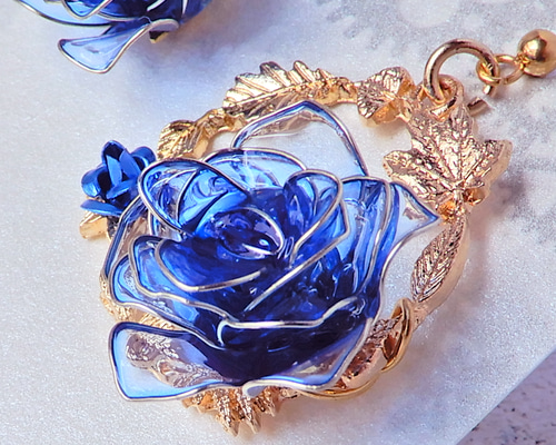 りしゅ様　　青薔薇イヤリング(ピアス変更可) りしゅ様 青薔薇イヤリング(ピアス変更可) イヤリング変更可能