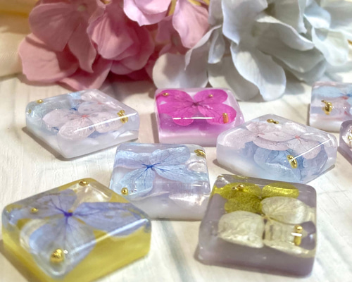 M222レジン　ネックレス　ピンクフラワー桜アレンジ球体2.9cm M253 レジン ネックレス 淡色フラワーアレンジ 球体2.6cm - メルカリ