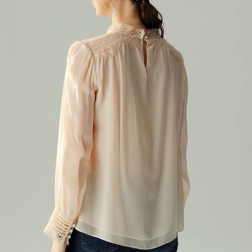 美品✨　バーバリー　プローサム　シルクブラウス　総柄　比翼　シルク100％ 高級シルク100% ☆parkshen☆ 総柄 ブラウス リーフ柄 - メルカリ