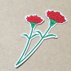 縁取り全刺繍カーネーションの花ワッペン 1枚目の画像