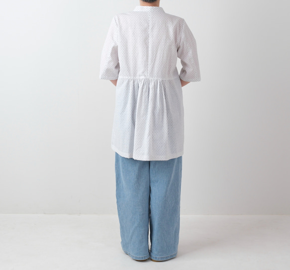 木綿の白絣のチュニック　裾フレア　着物リメイク 2枚目の画像