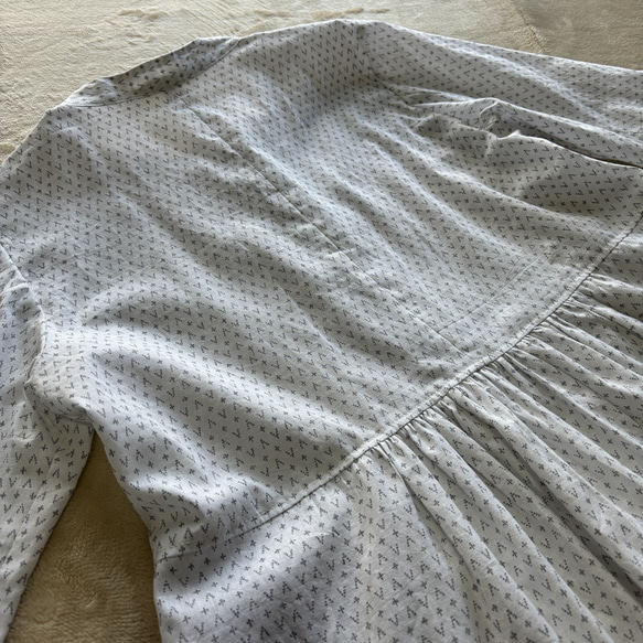 木綿の白絣のチュニック　裾フレア　着物リメイク 8枚目の画像