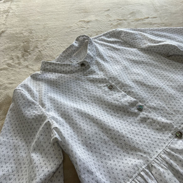 木綿の白絣のチュニック　裾フレア　着物リメイク 5枚目の画像