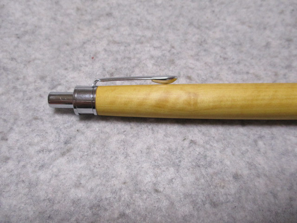 御蔵島柘植　縮み杢　椿油仕上げ　木軸ボールペン(シャープペンシル) 9枚目の画像