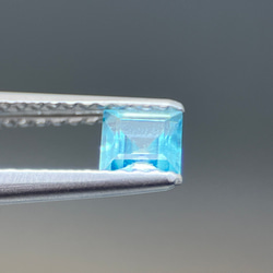 ブルージルコン　天然石 0.4 ct Natural Blue Zircon 5枚目の画像