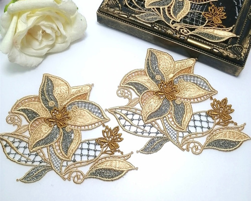 ラスト❣ 2枚 金糸いり ケミカルレース 刺繍 お花モチーフ