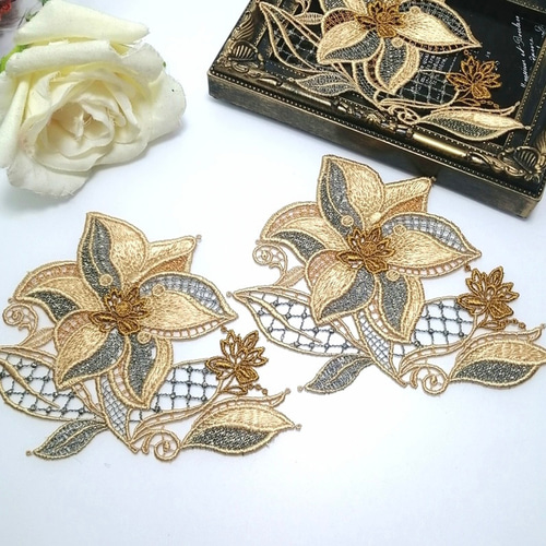 ラスト❣ 2枚 金糸いり ケミカルレース 刺繍 お花モチーフ