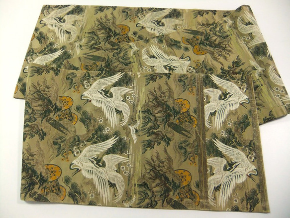 [(16)1928] 194cm/由大正、昭和時代的腰帶改造而成/嬉戲鶴/掛毯桌布 第6張的照片