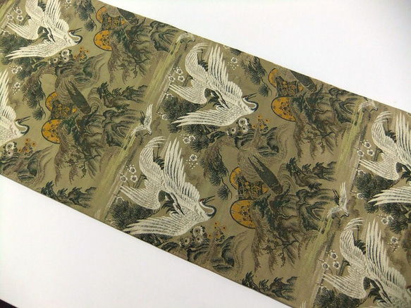 [(16)1928] 194cm/由大正、昭和時代的腰帶改造而成/嬉戲鶴/掛毯桌布 第8張的照片