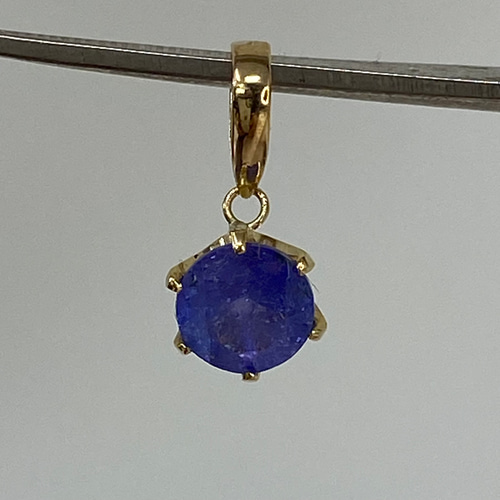 k18YG AU750 18金 天然タンザナイト 0.87ct ペンダントトップ