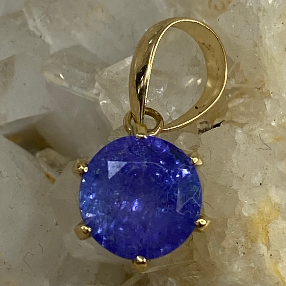 k18YG AU750 18金 天然タンザナイト 0.87ct ペンダントトップ よーだ  