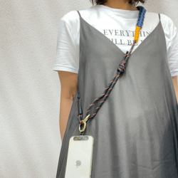 長さ調整可 斜めがけスマホショルダーストラップ・パラコード ブラック 2枚目の画像