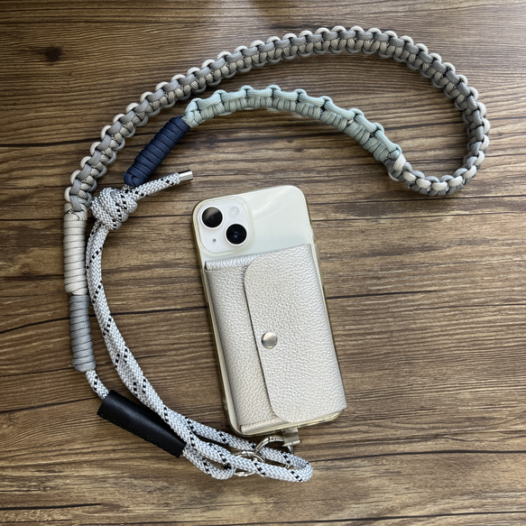 長さ調整可 斜めがけスマホショルダーストラップ・パラコード シルバー 1枚目の画像