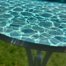 現品販売　在庫有り　エメラルドブルーの海　波紋大　ガラスガラスサイドテーブル丸  珊瑚礁　table  Sea 4枚目の画像