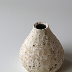 單花瓶，白雕，7.5 厘米 第1張的照片