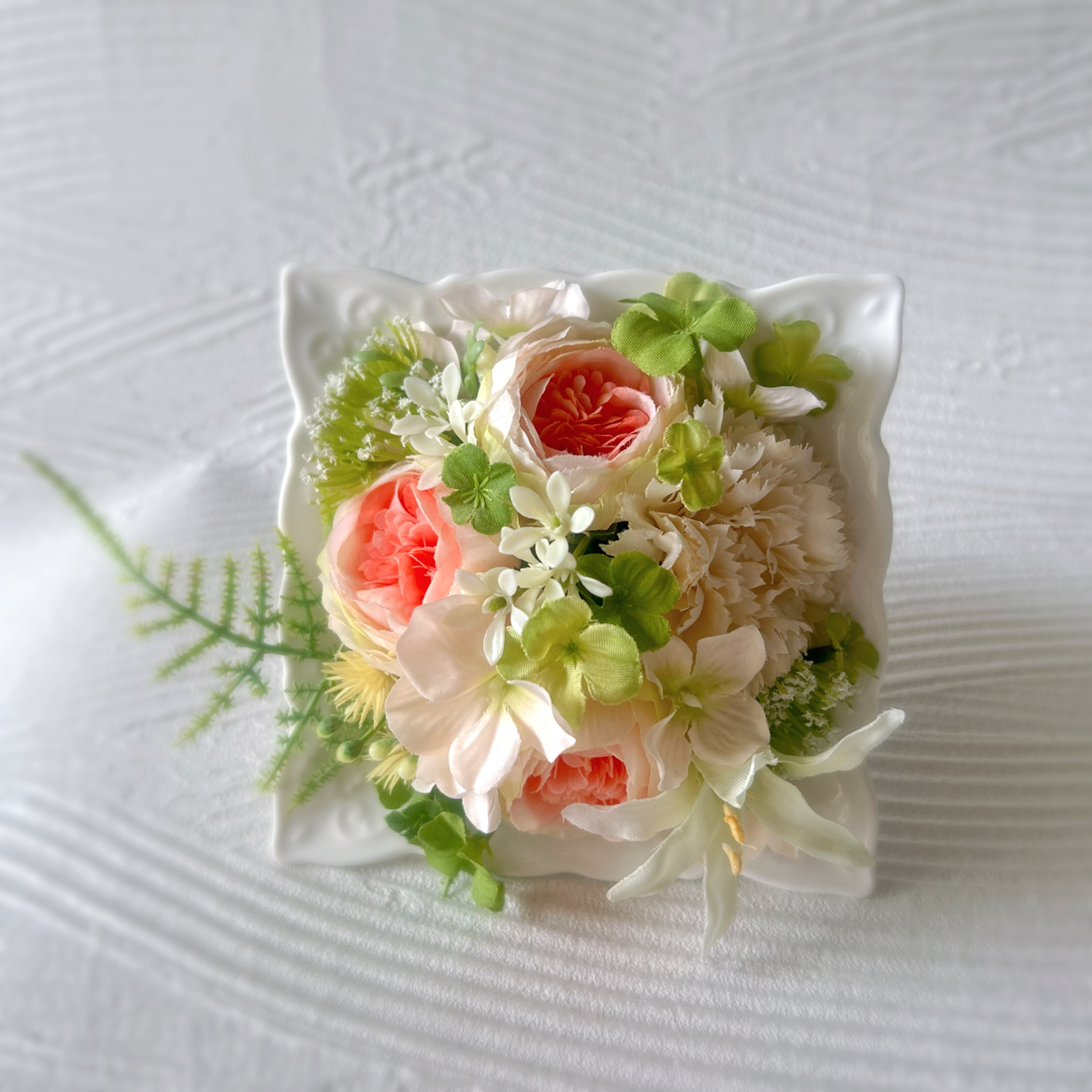 ピーチラナンキュラスミニフレーム(透明ラッピングボックス付き)フラワーギフト 結婚祝い 新築祝い 母の日ギフト