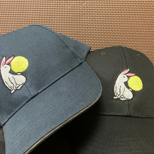 月夜のうさぎイラスト刺繍キャップ キャップ さーちゃんの刺繍