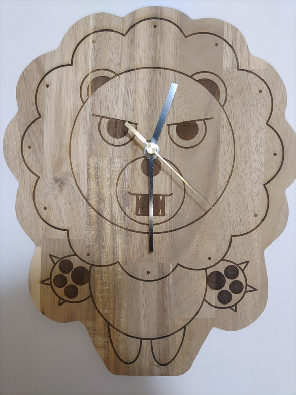 木製　ライオン　掛け時計 1枚目の画像