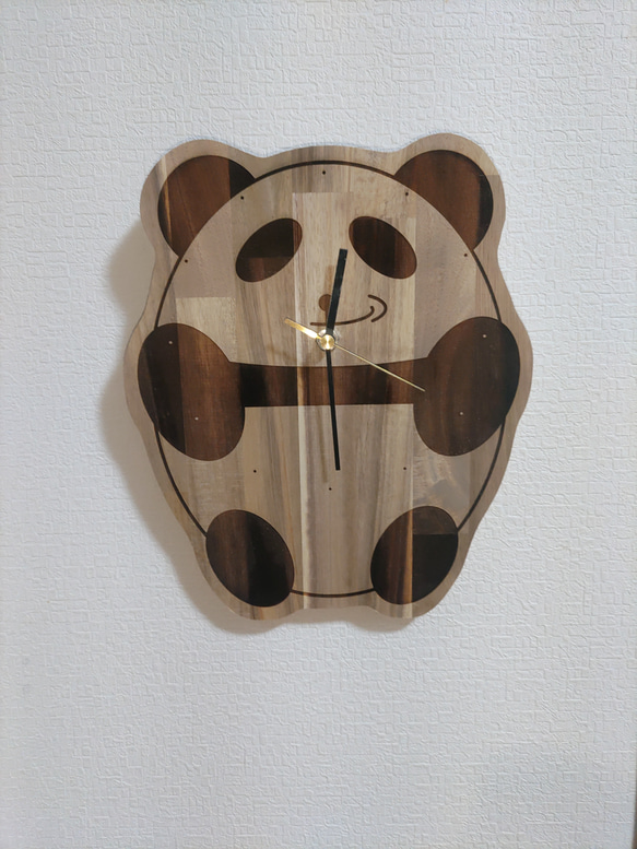 木製　パンダ　掛け時計 2枚目の画像
