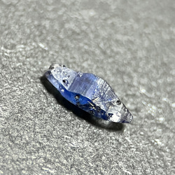 ブルーサファイアクリスタル天然石　0.7ct　 Natural Blue Sapphire Crystal 8枚目の画像
