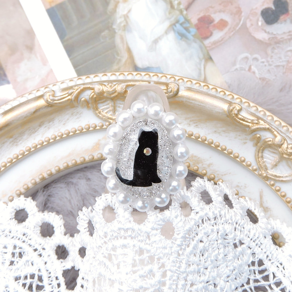 黒猫のリング　パール　猫　cat　動物　猫モチーフ　シルバー　レトロガーリー　メルヘン　ビーズ刺繍　サージカルステンレス 2枚目の画像