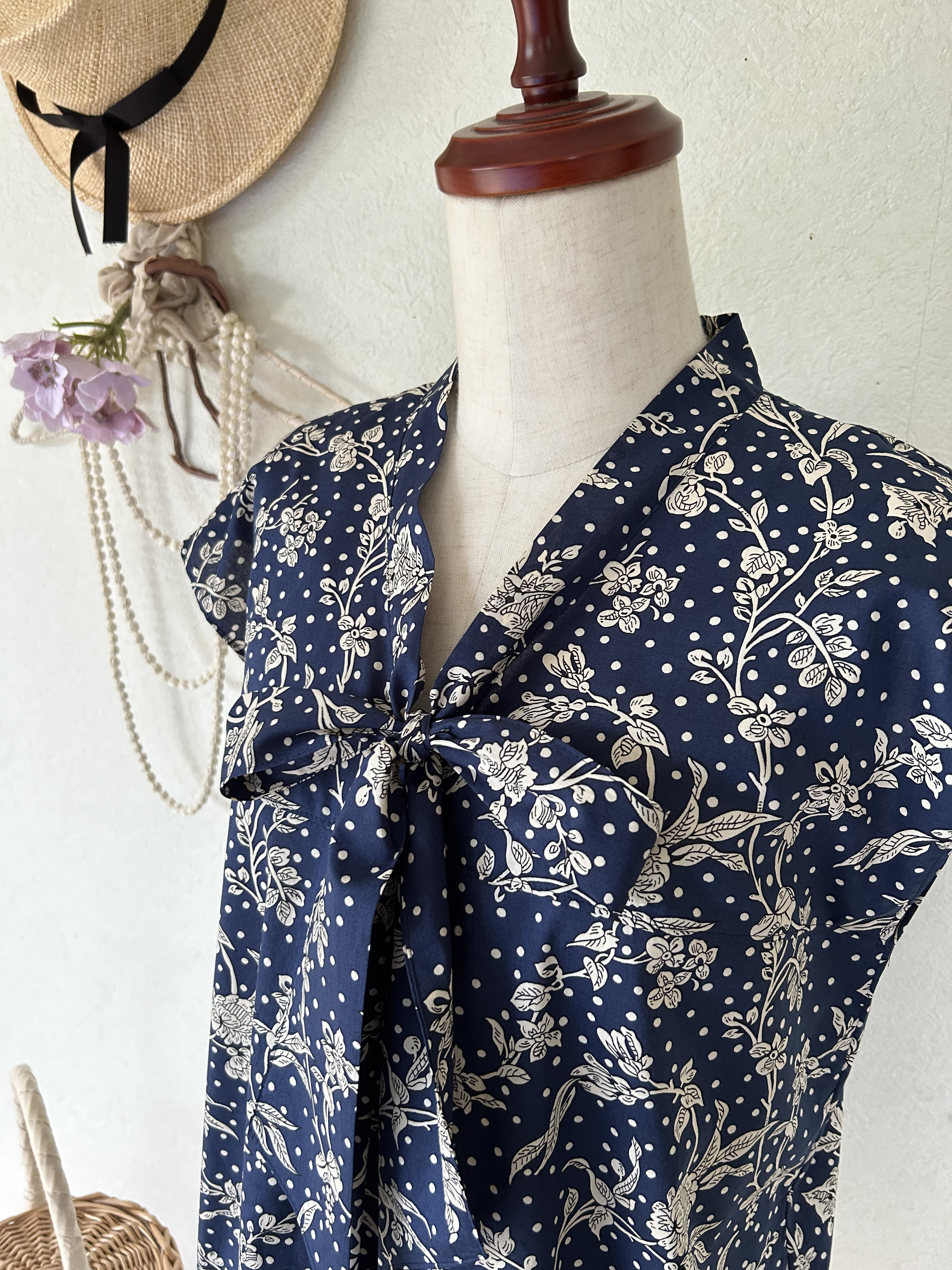 ⭐️リバティ　マロリー　⭐️ボウタイのフレンチブラウス⭐️受注製作