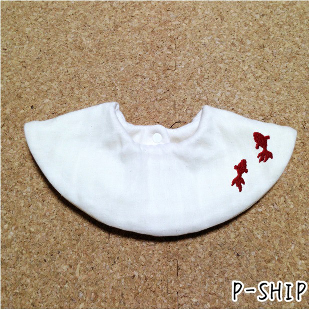 再々販★ピンクマーカーたて×すもも刺繍★ ハンドメイド　リバーシブル　スタイ 再々販☆ピンクマーカーたて×すもも刺繍☆ ハンドメイド